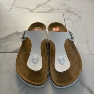 White Cushionare Sandals (NWOT!), size 9.5